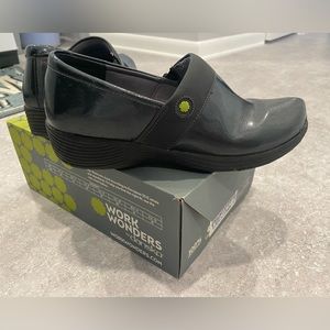 Dansko Work Wonders Professional Clogs